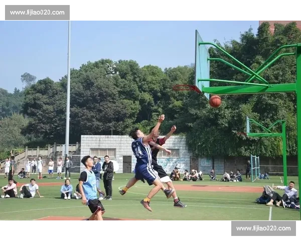 泪目！电竞选手赛场挥洒汗水，只为北美选拔赛梦想