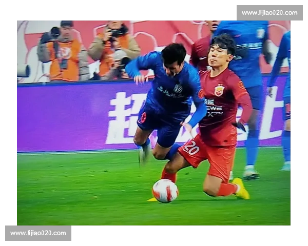 足协新规引爆议论,中超球队如何应对引援挑战 足协新规引爆议论,中超球队如何应对引援挑战