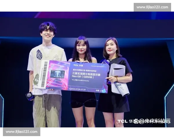 电竞狂潮来袭，观众直呼过瘾！直播间人气爆棚，谁才是真正的王者