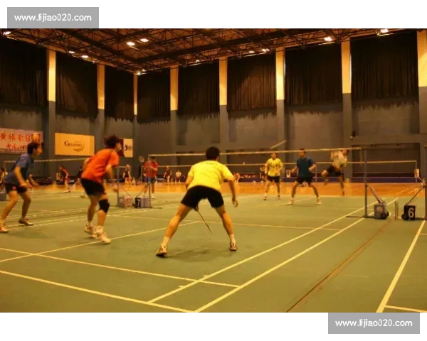 羽毛球发球的科学原理，颠覆你对这项运动的想象！